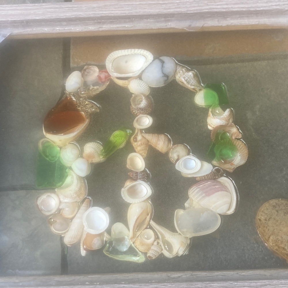 Seashell Peace Sign Wall Art - Picture 7 of 8